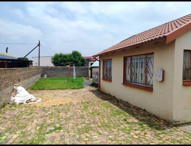 2 BEDROOM HOUSE FOR SALE IN KWA THEMA